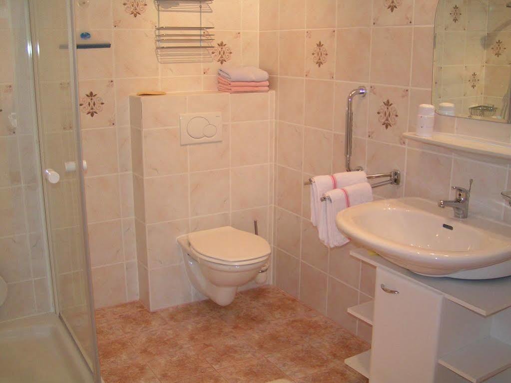 Pension Hohenau Hotel Фушл ам Зее Екстериор снимка